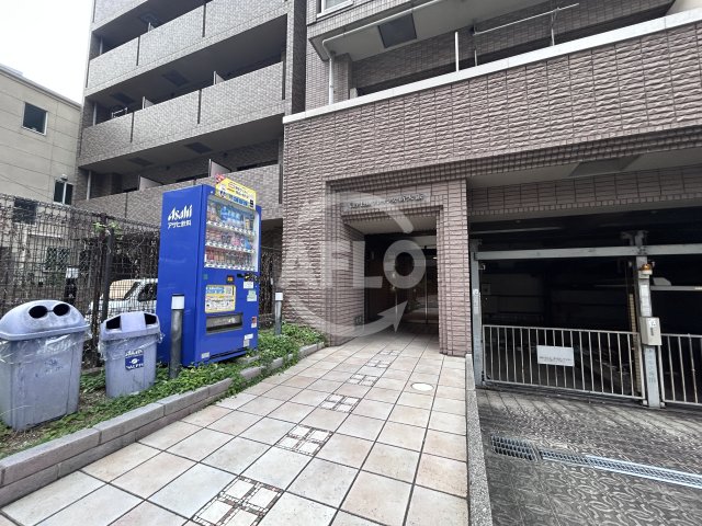 エントランス　シティライフプレサンス新大阪　エントランス