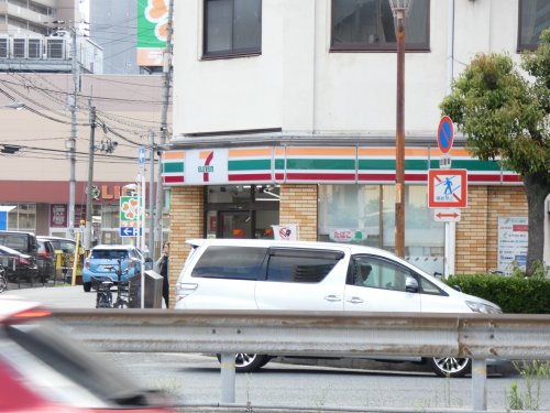 コンビニ　セブンイレブン 大阪大国町駅北店（コンビニ）まで158m