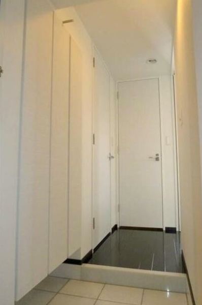 玄関　※別部屋参考写真
