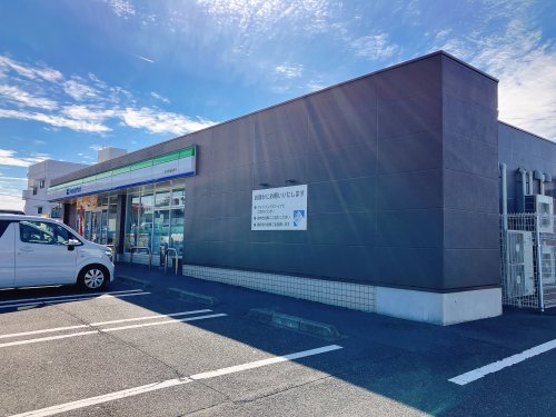 コンビニ　ファミリーマート串木野須納瀬店（コンビニ）まで745m
