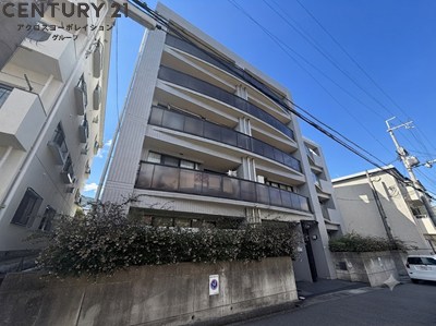 建物外観　オートロックで外部の人間が簡単に出入りできないため安心です。