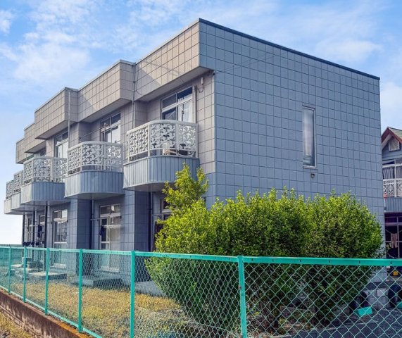 建物外観　「b’CASA太田細谷re-born A棟」