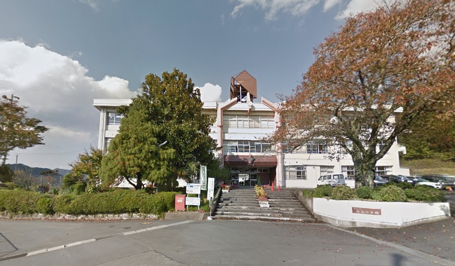 小学校　福知山市立庵我小学校（小学校）まで2576m