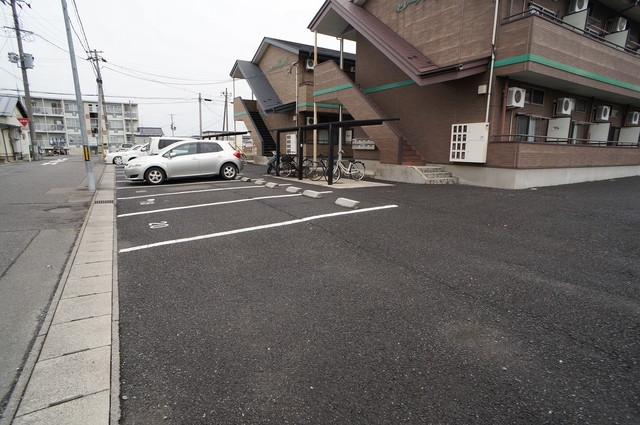 駐車場　敷地内駐車場
