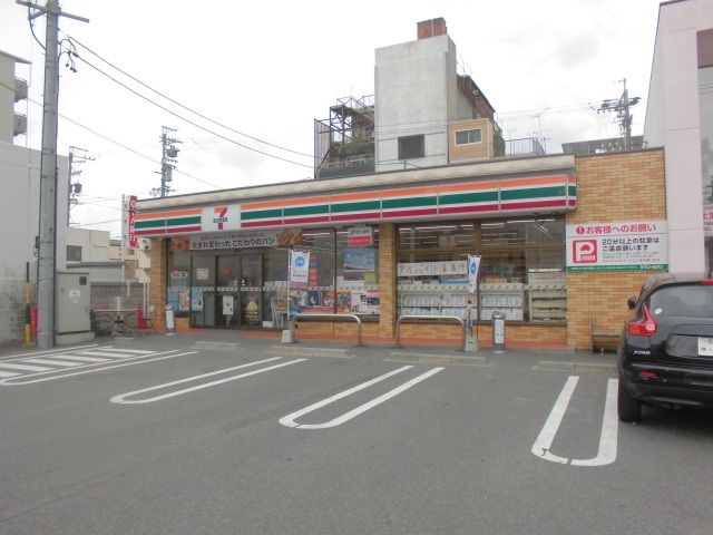 コンビニ　セブンイレブン名古屋野立町3丁目店（コンビニ）まで357m