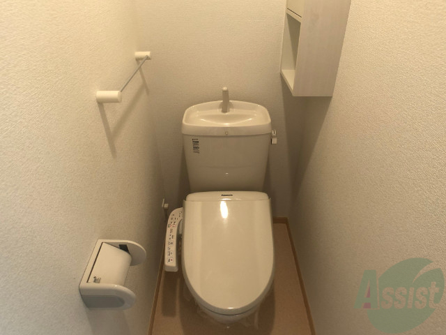 トイレ　トイレもウォシュレット付きで便利でいいですね