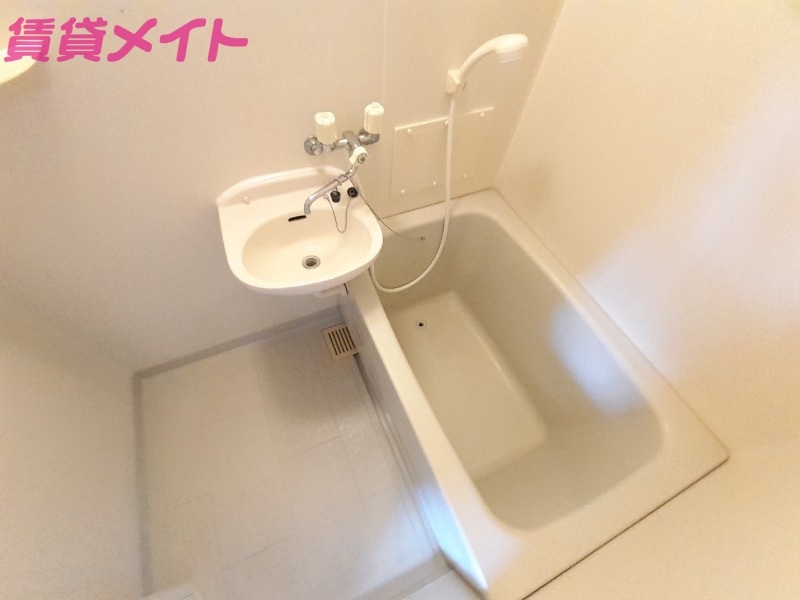 バス・シャワールーム　反転タイプ参考写真
