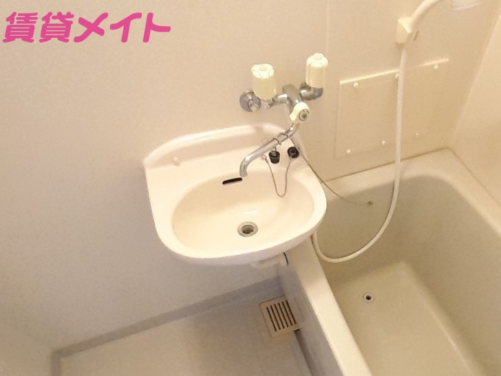 洗面設備　反転タイプ参考写真