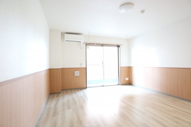 ＪＲ身延線 国母駅 徒歩33分 3階建 築8年の居間写真