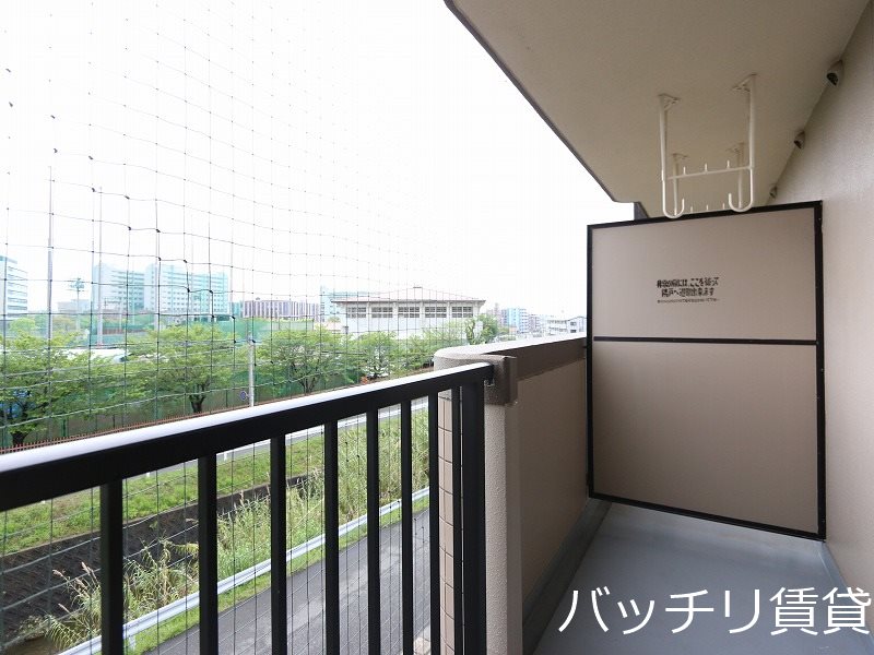 バルコニー　別号室写真の為現況を優先致します。