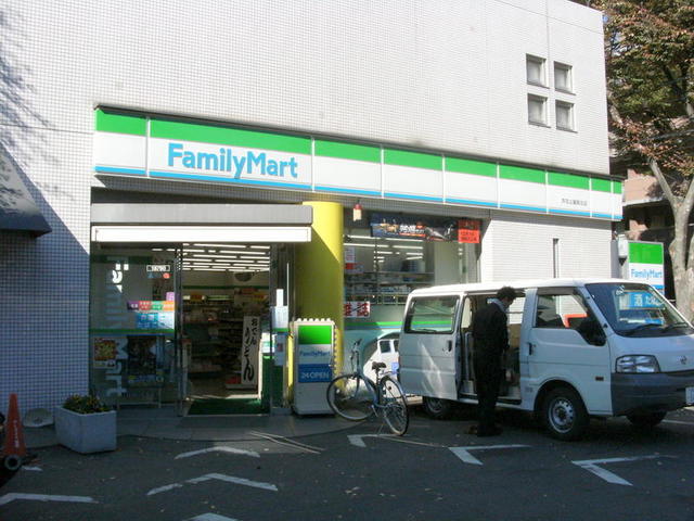 コンビニ　ファミリーマート（コンビニ）まで604m