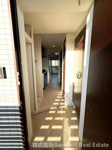 玄関　ラグゼ新大阪西