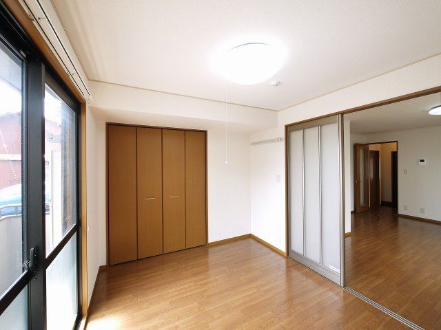 その他部屋・スペース　落ち着いた色調の洋室です