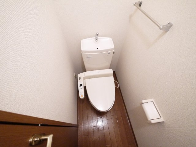 トイレ　落ち着いたトイレです