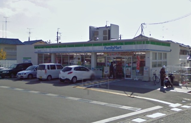 コンビニ　ファミリーマート　豊中春日町（コンビニ）まで475m