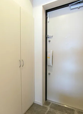 玄関　※別部屋の参考写真です。