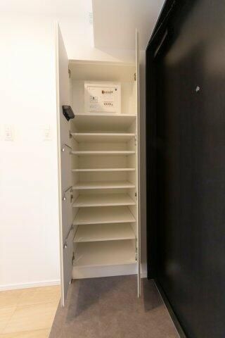 玄関　収納
