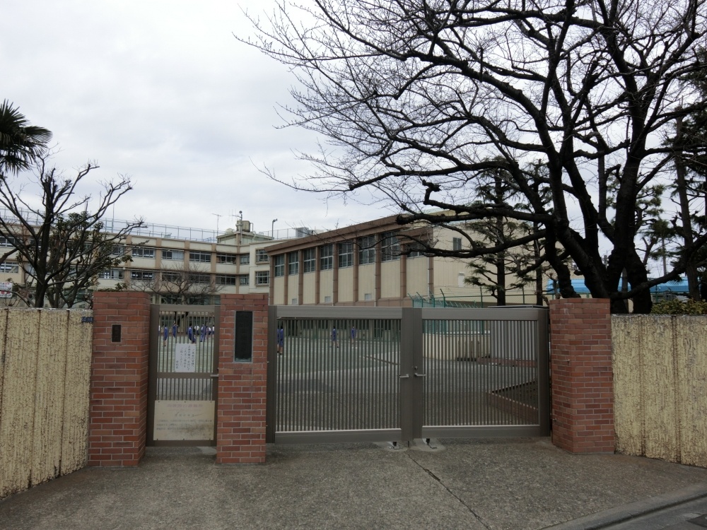 中学校　田端中学校（中学校）まで375m