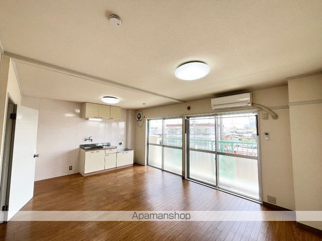 ＪＲ中央本線 春日井駅 徒歩27分 3階建 築41年の居間写真