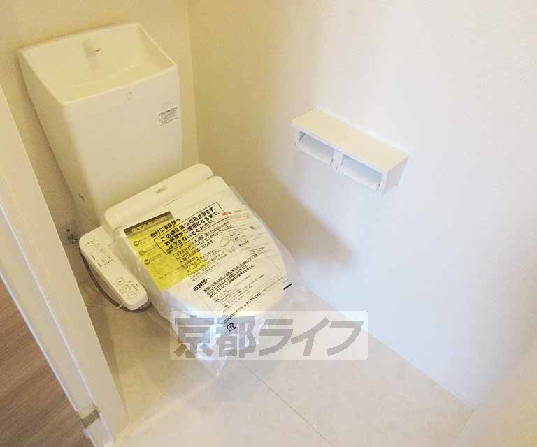 トイレ　温水洗浄便座付きです。