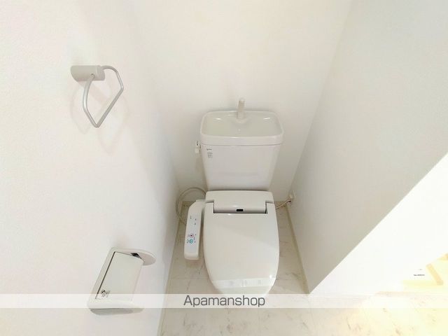 地下鉄御堂筋線 江坂駅 徒歩9分 9階建 築20年のトイレ写真