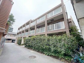 プレール学芸大学の外観写真