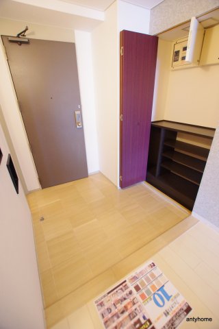 阪急神戸線 十三駅 徒歩4分 22階建 築37年の玄関写真