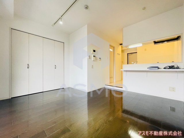 居室・リビング　同マンション別部屋参考写真