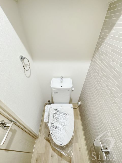 阪急今津線 甲東園駅 徒歩10分 3階建 築1年のトイレ写真
