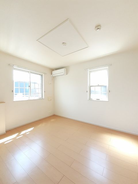 プラージュIの居間写真