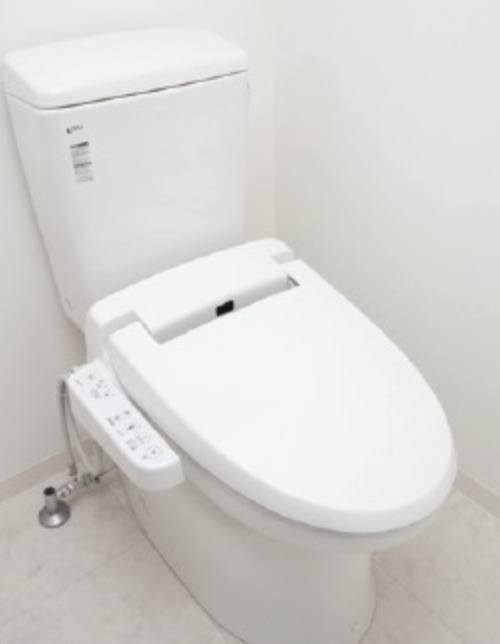 トイレ　落ち着いた色調のトイレです