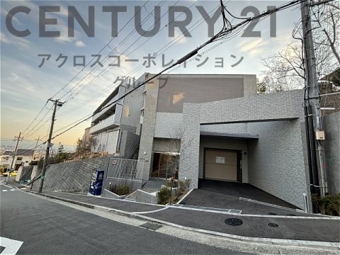建物外観　オートロック・防犯カメラ付きで安心です！