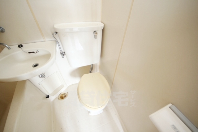 近鉄奈良線 生駒駅 徒歩10分 5階建 築41年のトイレ写真