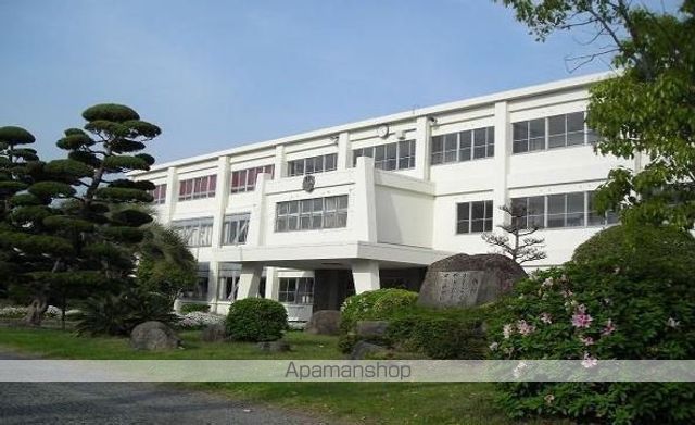 小学校　鵜ノ島小学校（小学校）まで719m