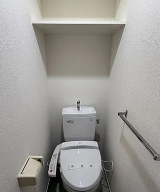 都電荒川線 面影橋駅 徒歩3分 11階建 築20年のトイレ写真