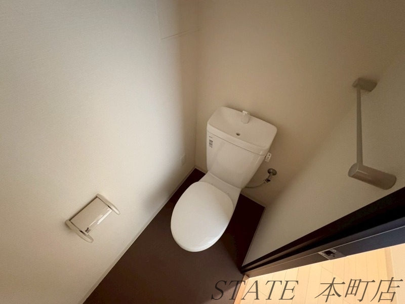 地下鉄御堂筋線 本町駅 徒歩5分 12階建 築14年のトイレ写真