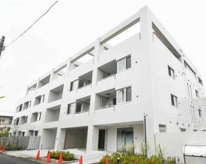 小田急線 喜多見駅 徒歩6分 4階建 築6年の外観写真