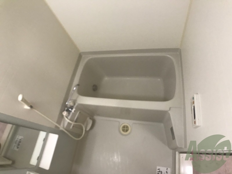 バス・シャワールーム　追い焚き機能が付いているのでいつでも温かいお風呂に入れますよ