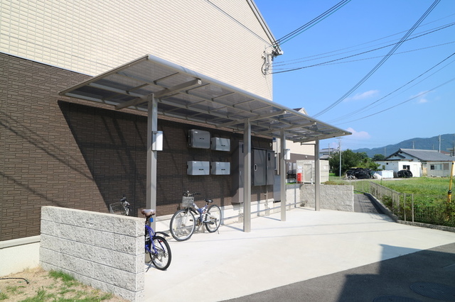 洲本市 2階建 築12年の外観写真