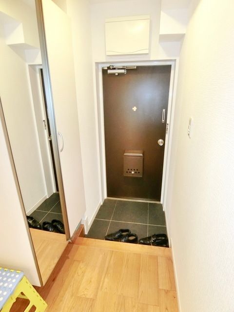 ベルグリーン国立の玄関写真