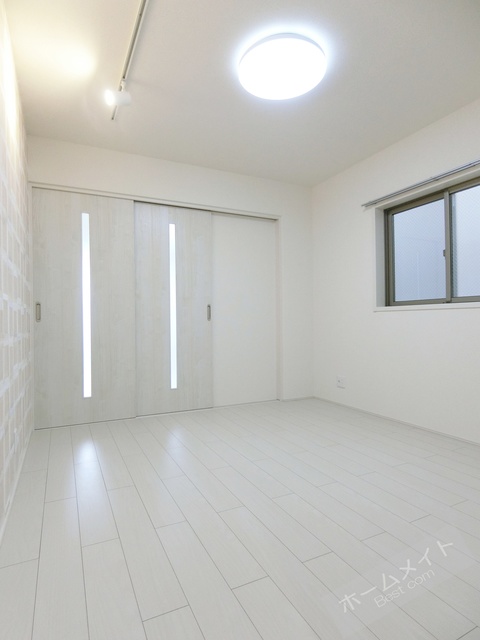 フジパレス我孫子II番館の居間写真