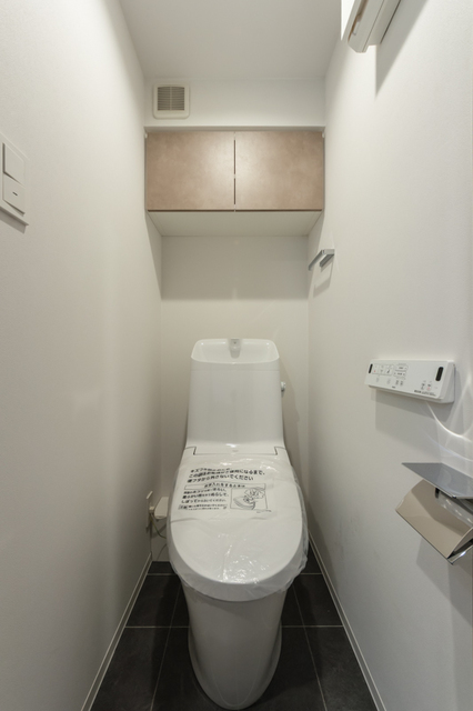 トイレ　※写真は同タイプ住戸です。