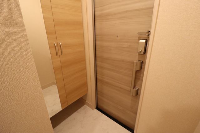 サンクレールAB Aの玄関写真