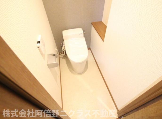トイレ　内装は別部屋の参考写真です。