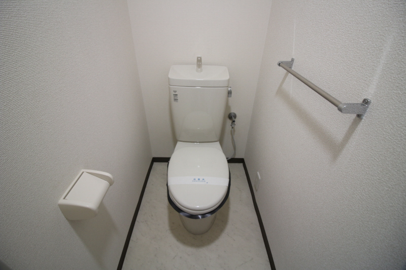地下鉄千日前線 阿波座駅 徒歩5分 10階建 築42年のトイレ写真