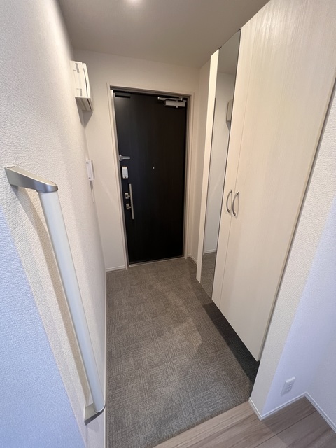 PALACE WEST千里丘B棟の玄関写真
