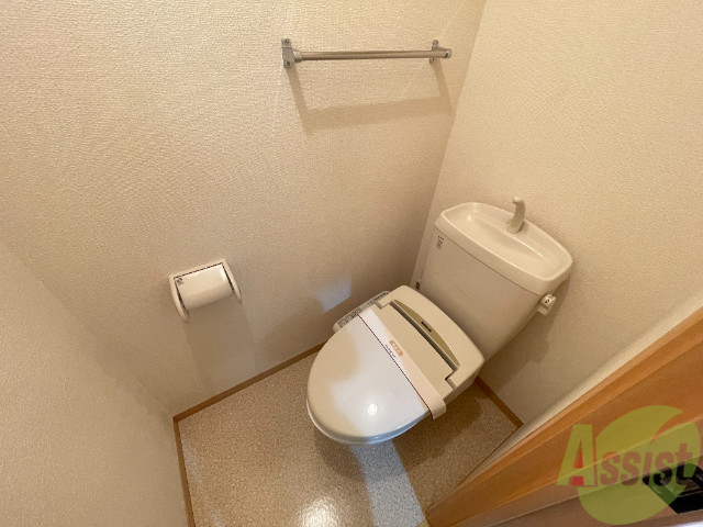 トイレ　ウォシュレット付きのトイレです。シャワートイレは日本の宝。