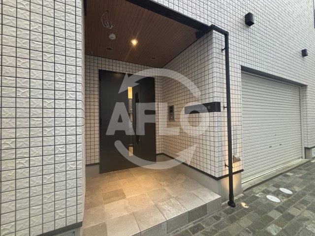 エントランス　プレジールトロワ　エントランス