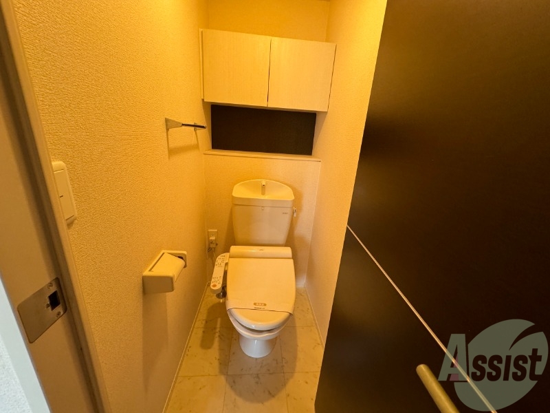 トイレ　トイレは収納スペースがあり、安心ですね！