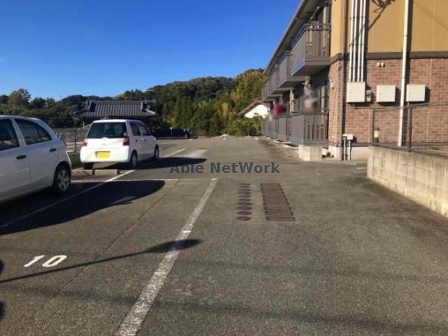 駐車場　駐車場
